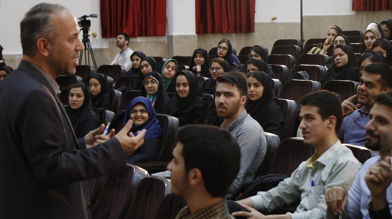 کارگاه های آموزشی مناسب دانشجویان